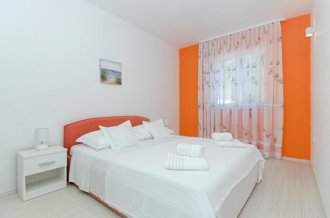 Guest House Lucija With Swimming Pool Tugare Exterior foto