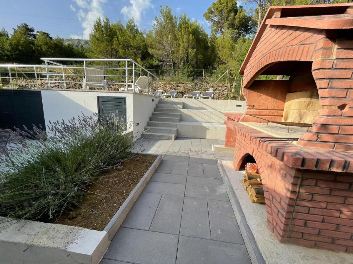Guest House Lucija With Swimming Pool Tugare Exterior foto