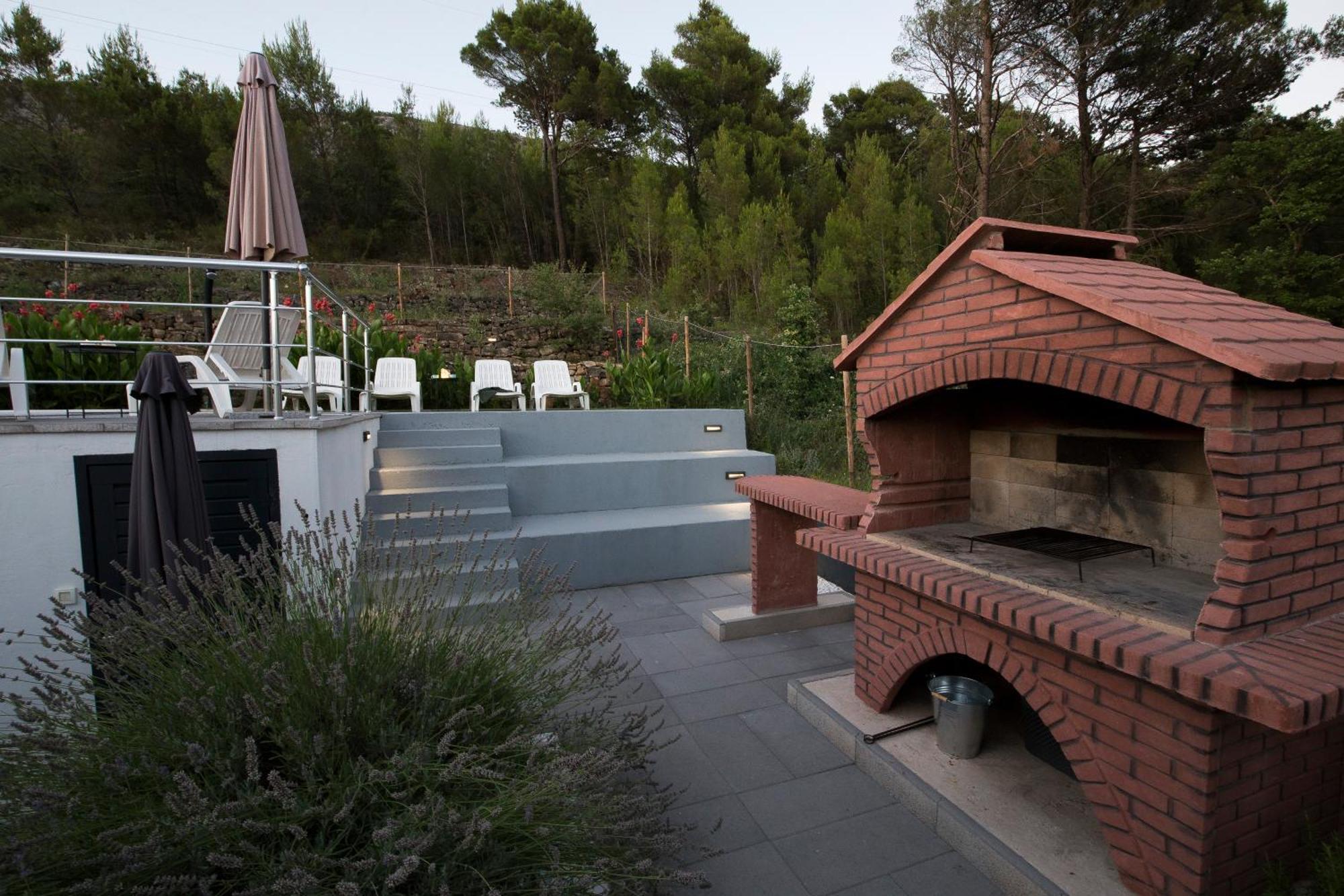 Guest House Lucija With Swimming Pool Tugare Exterior foto