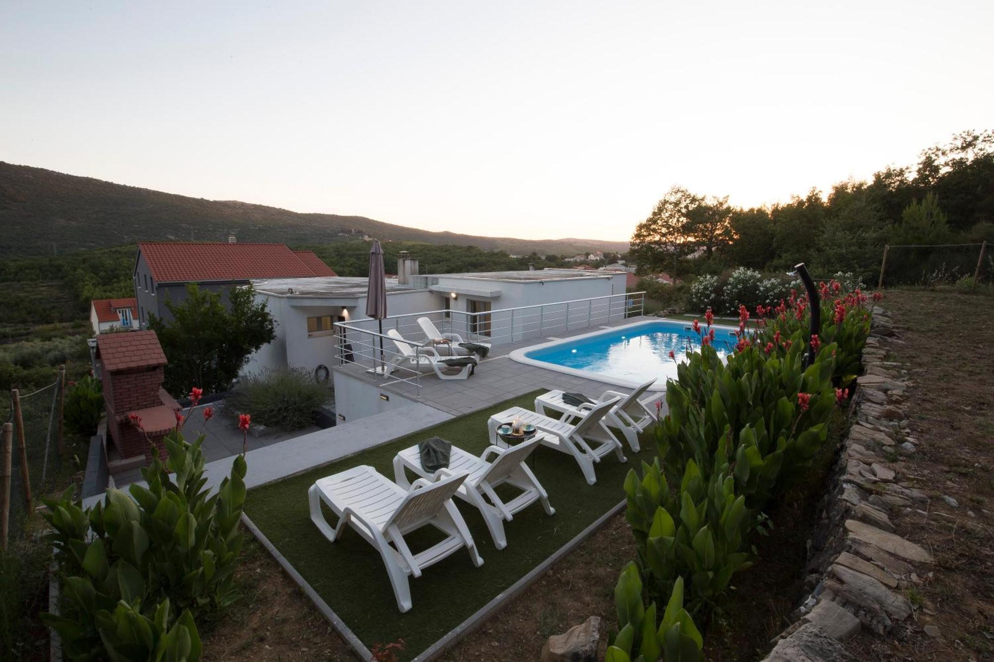 Guest House Lucija With Swimming Pool Tugare Exterior foto