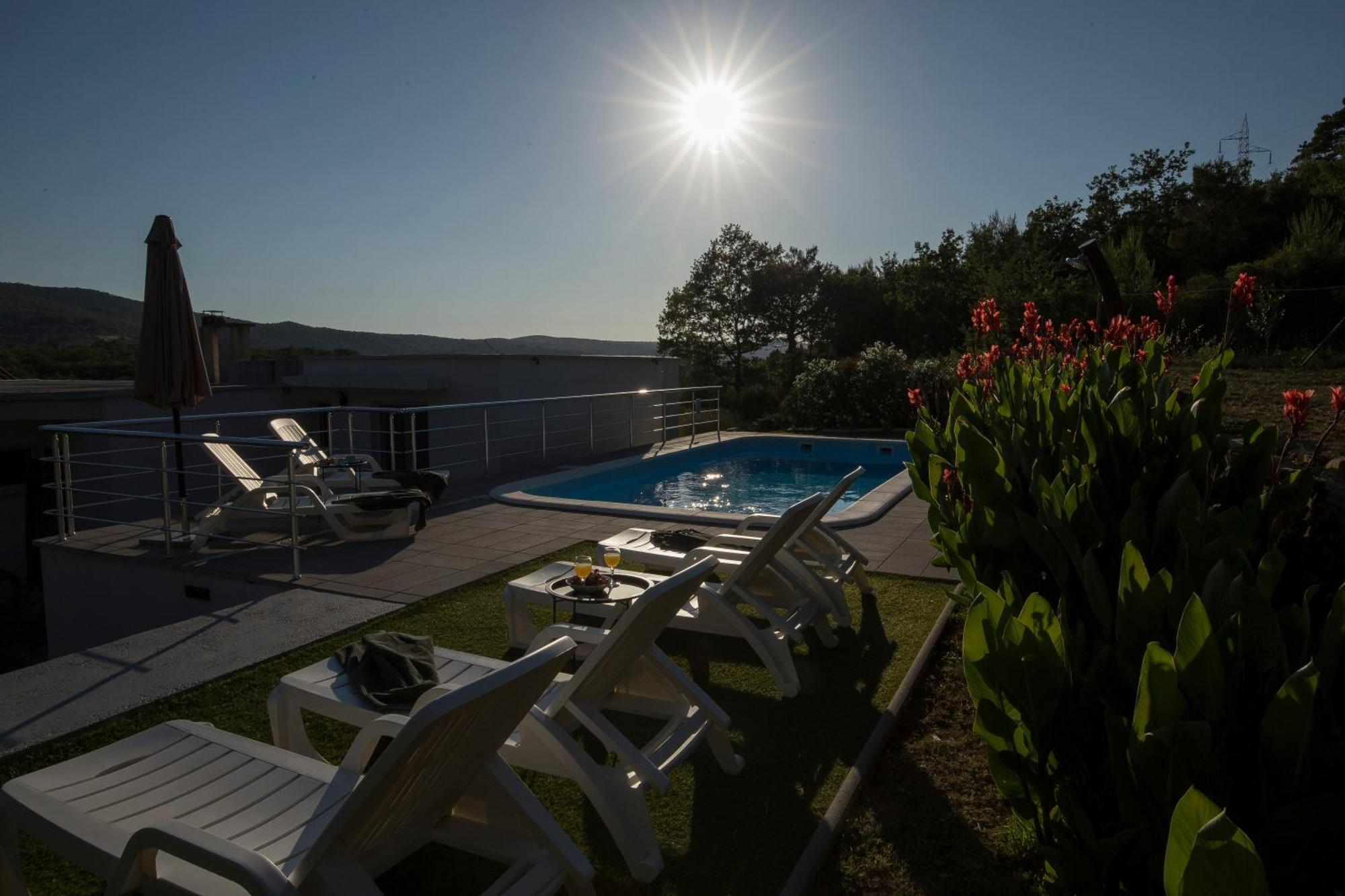 Guest House Lucija With Swimming Pool Tugare Exterior foto