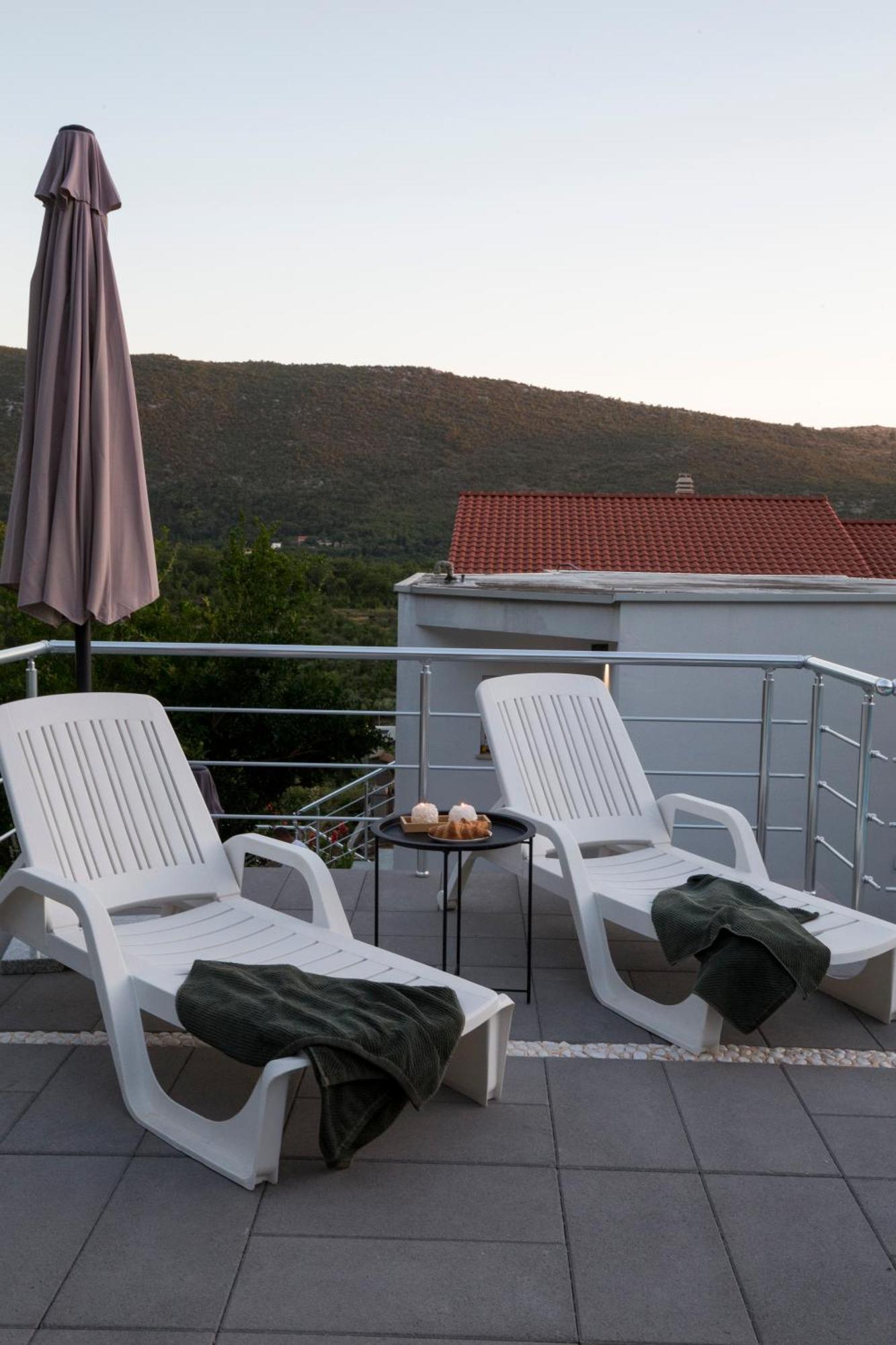 Guest House Lucija With Swimming Pool Tugare Exterior foto