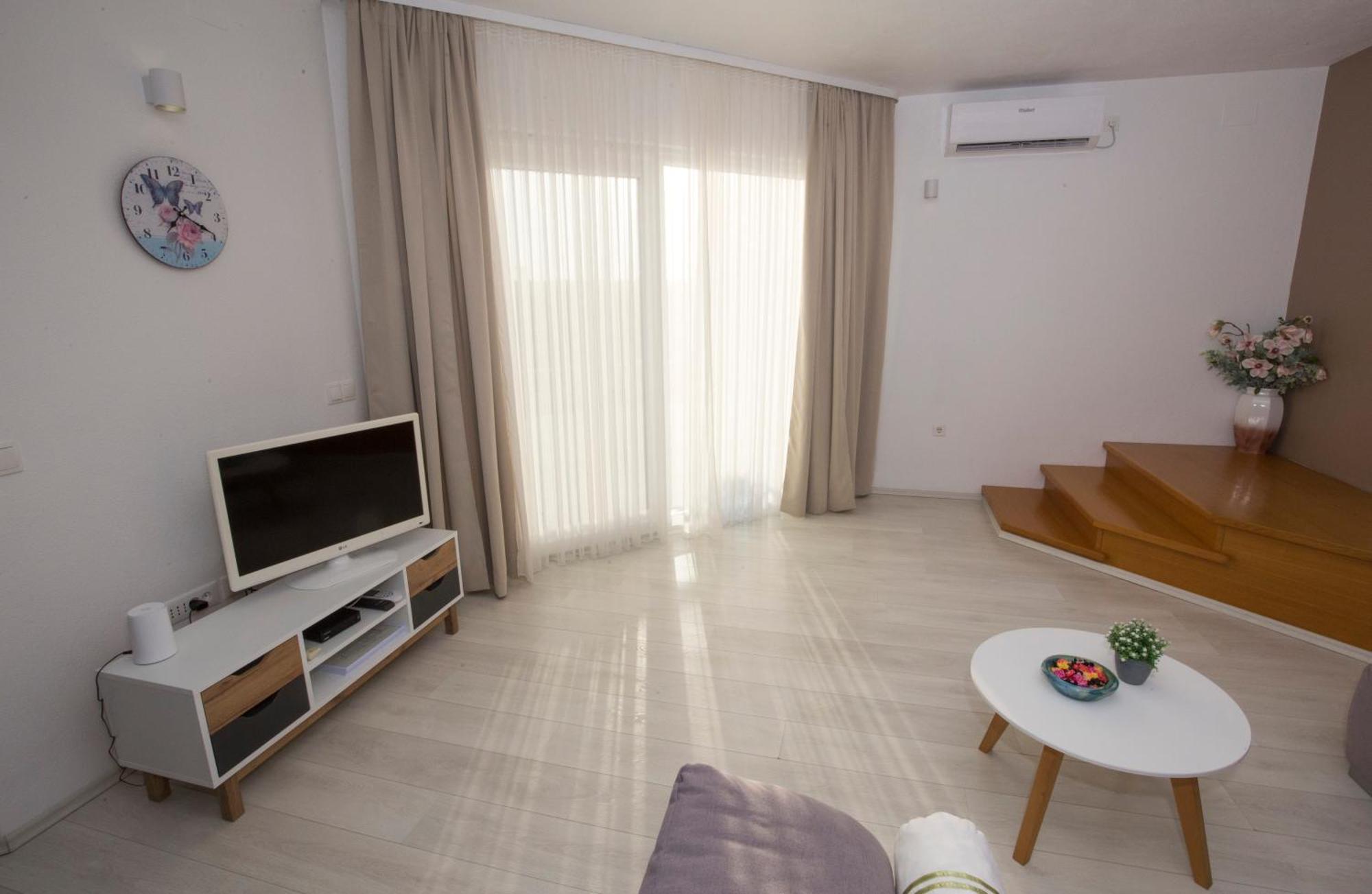 Guest House Lucija With Swimming Pool Tugare Exterior foto